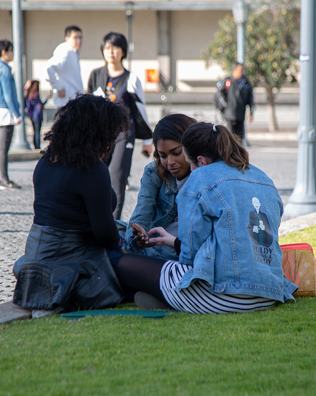 ENC students meeting on campus